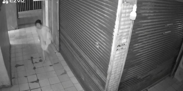 Viral Rekaman CCTV, Perempuan Diduga Buang Air Besar di Plaza Bandar Jaya