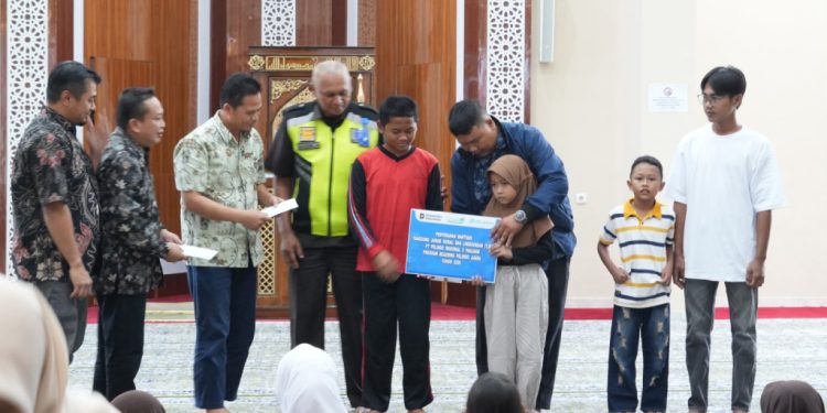 Pelindo Regional 2 Panjang Berikan 40 Beasiswa untuk Anak Pekerja Berprestasi