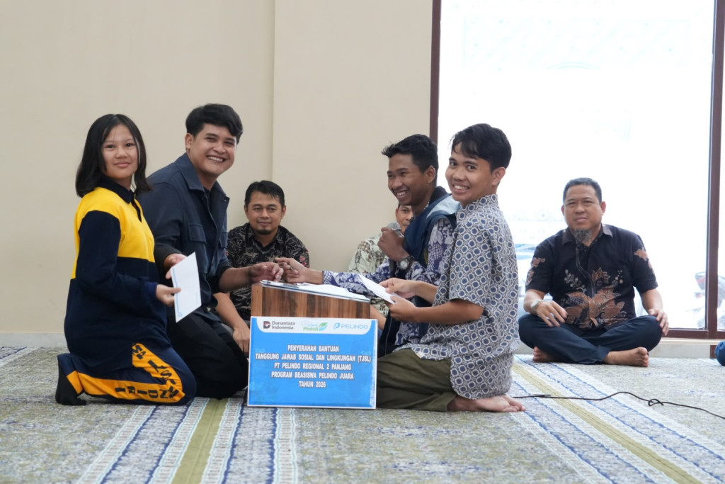 Sebanyak 40 anak pekerja di lingkungan operasional Pelindo Regional 2 Panjang menerima Beasiswa Pelindo Juara.