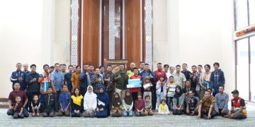 Pelindo Regional 2 Panjang Serahkan 40 Beasiswa untuk Anak Pekerja Berprestasi