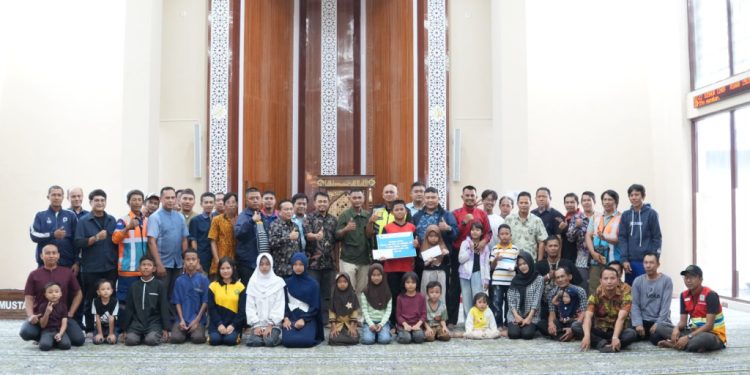Pelindo Regional 2 Panjang Serahkan 40 Beasiswa untuk Anak Pekerja Berprestasi