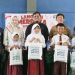 Kegiatan penyaluran bantuan oleh LAZ Darul Fattah Peduli kepada siswa SD Negeri 1 Sukamaju.