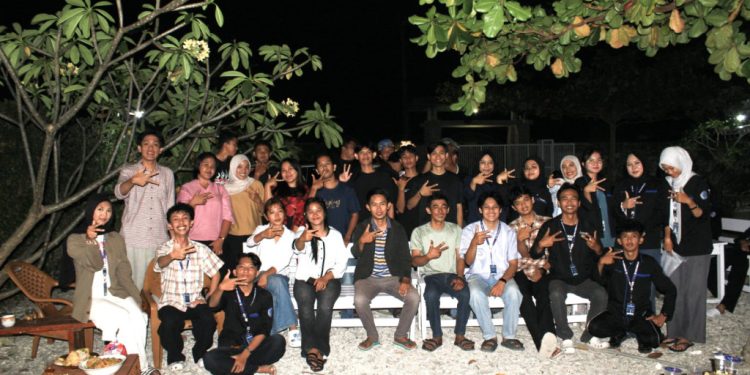 Lebih dari Sekadar Pantai, HMJ Sosiologi Unila Ajak Warga Kunjir Kenali Potensi Desa