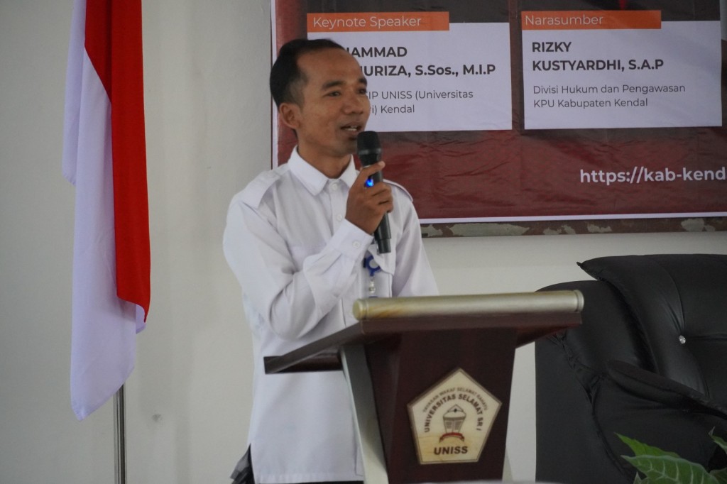  KPU Kendal menggelar Studium Generale di UNISS membahas konstruksi hukum pemilu dan strategi komunikasi publik untuk meningkatkan literasi kepemiluan masyarakat.