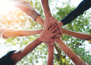 Relasi Sosial dan Perjuangan Ekonomi Masyarakat Kecil