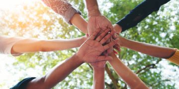 Relasi Sosial dan Perjuangan Ekonomi Masyarakat Kecil