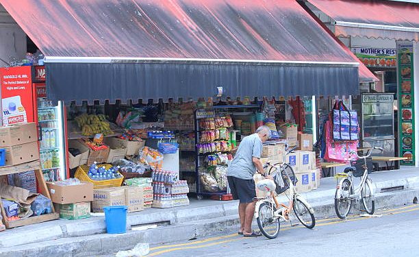 Bagi sebagian pedagang, berjualan merupakan pilihan untuk membangun usaha secara mandiri. Bagi yang lain, pekerjaan ini menjadi cara memperoleh penghasilan ketika akses terhadap pekerjaan formal terbatas.